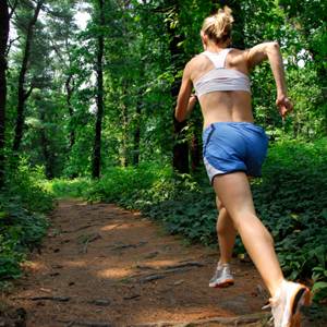 girl running to lose weight